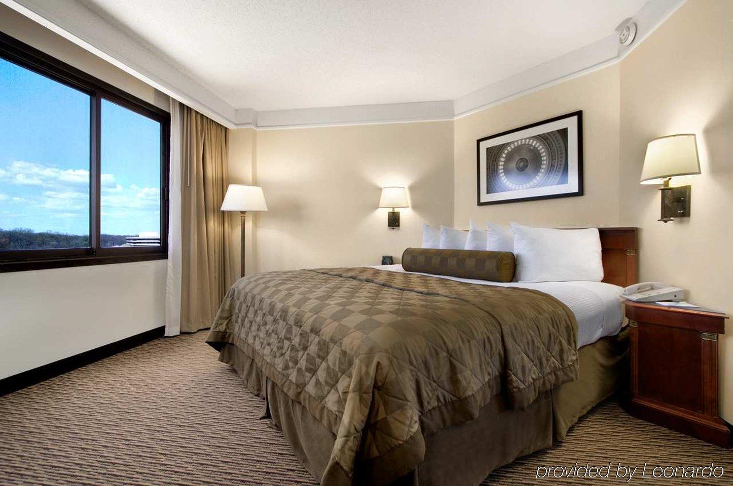 Embassy Suites Tysons Corner Cameră foto