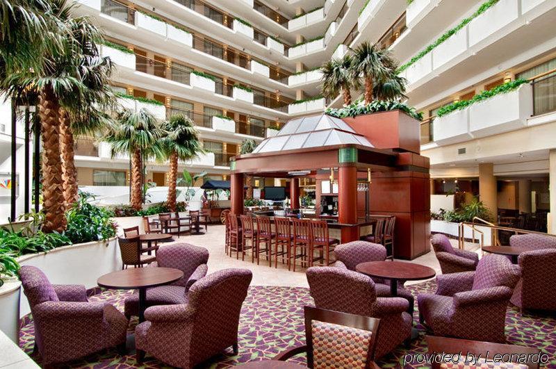 Embassy Suites Tysons Corner Interior foto