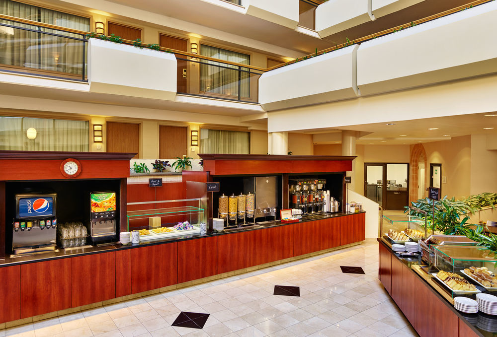 Embassy Suites Tysons Corner Exterior foto