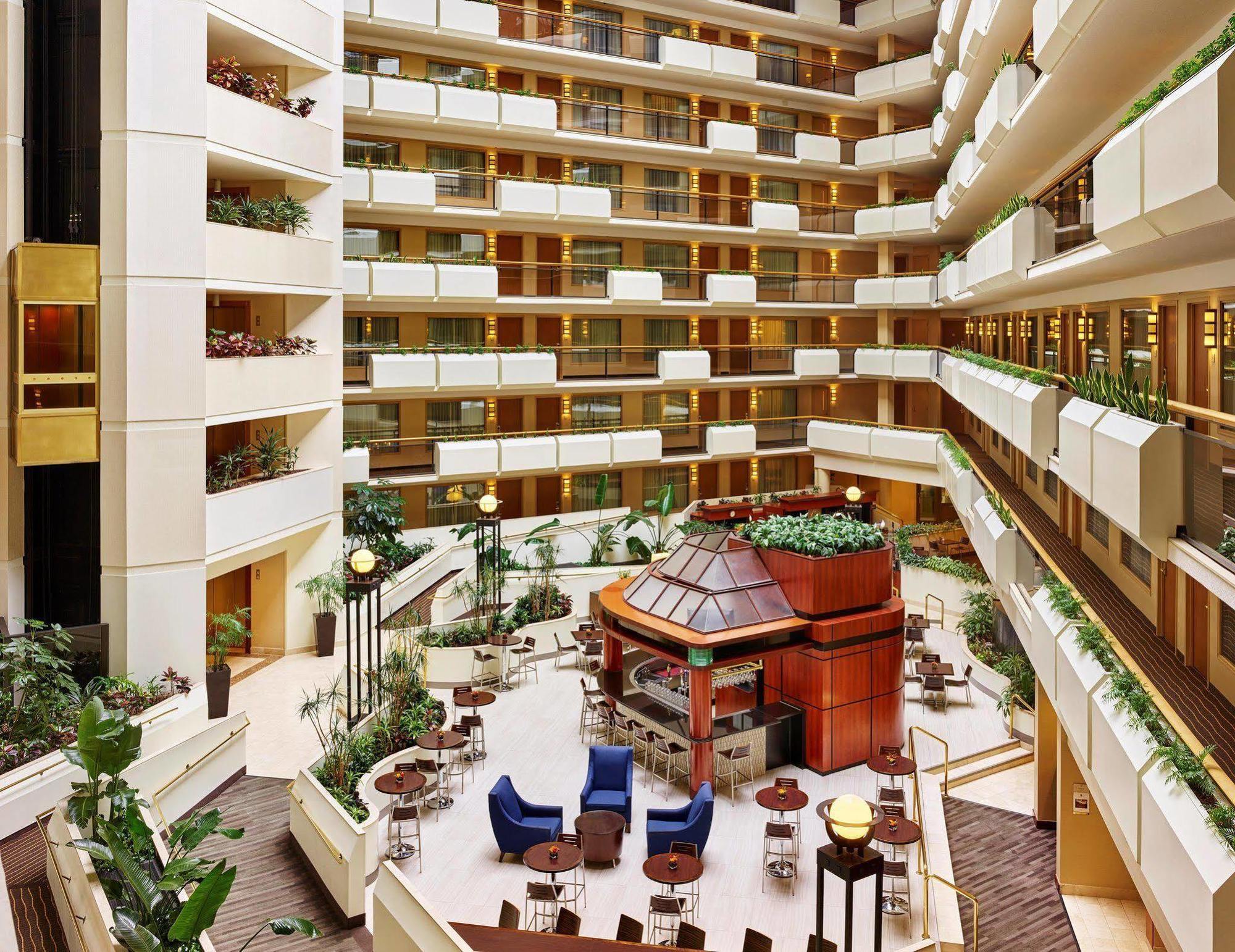 Embassy Suites Tysons Corner Exterior foto
