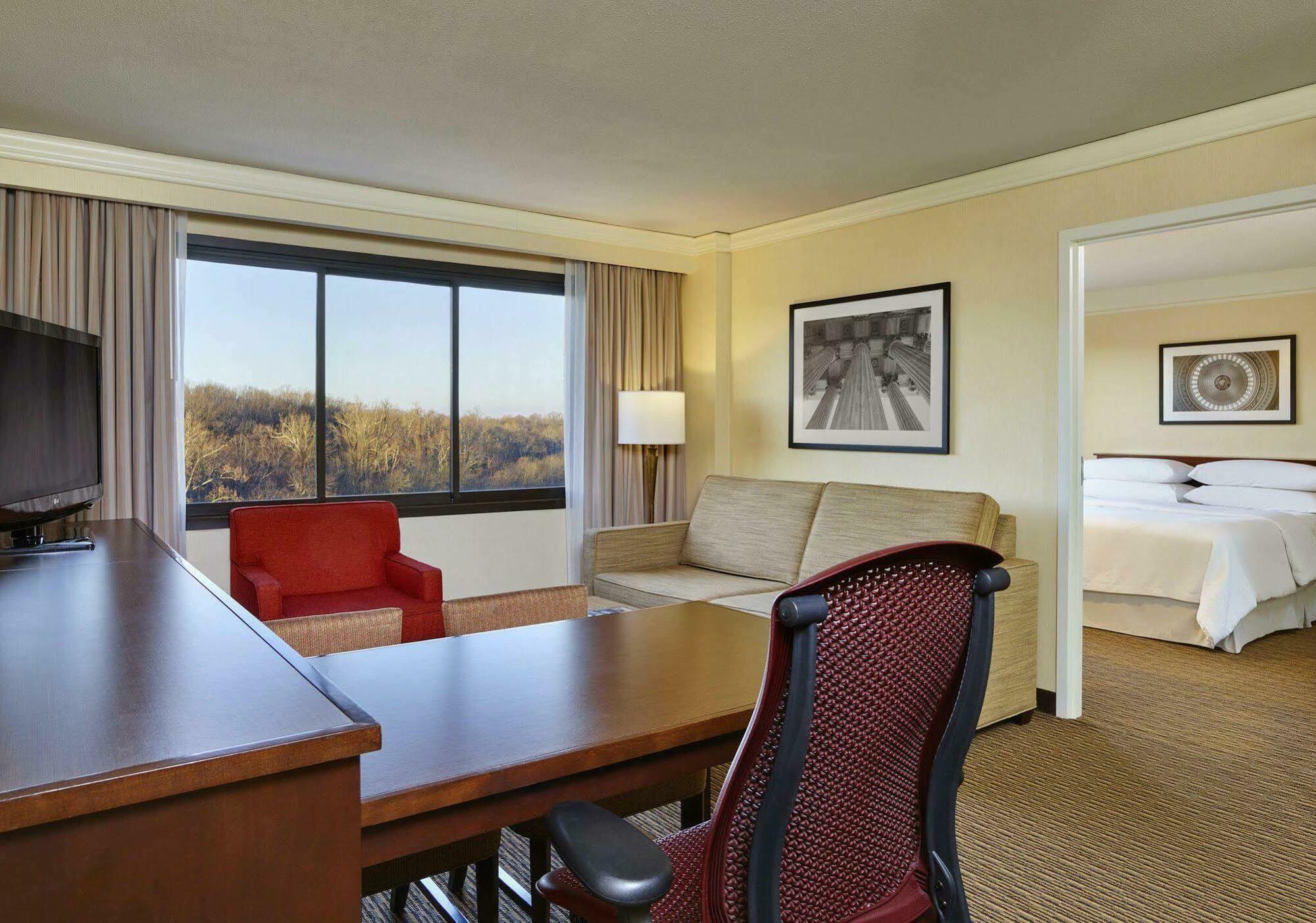 Embassy Suites Tysons Corner Exterior foto